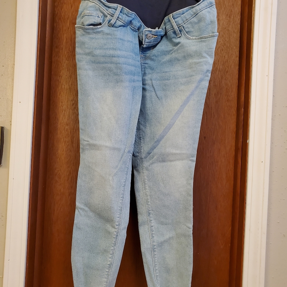 Rockstar Skinny jeans, Old Navy size 12. Brand new, barely warn.